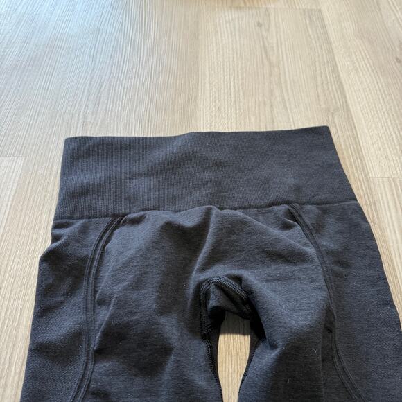 Women's Lululemon Athletica Black Flow and Go Crop Seamless Tight Leggings Sz 2 - Picture 4 of 6